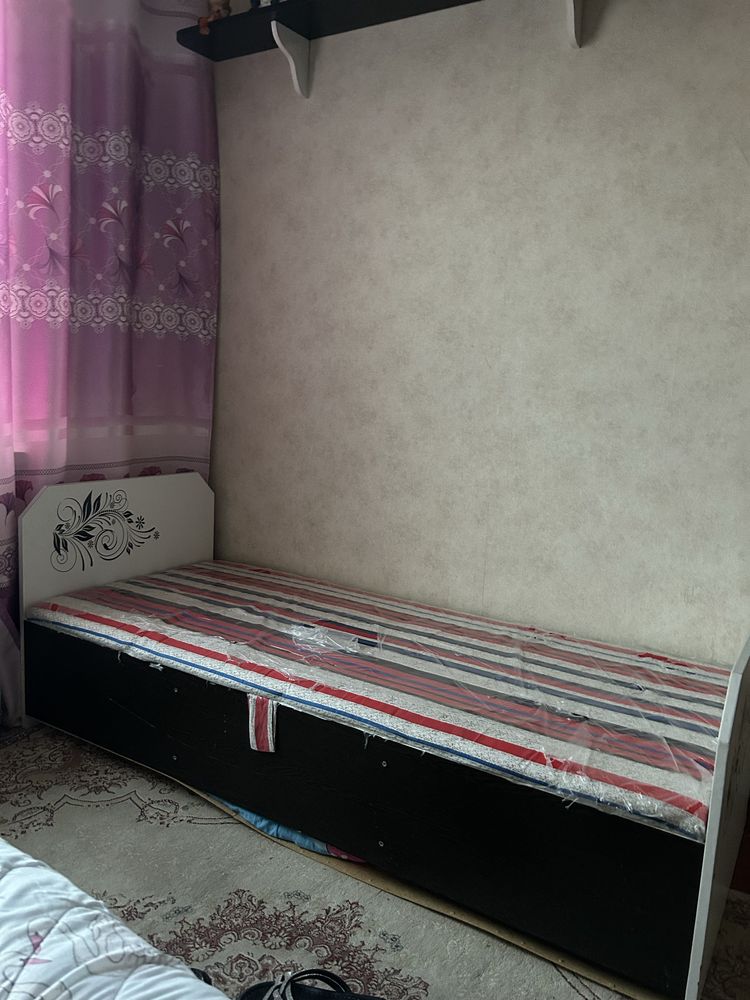 Кровать в хорошем состоянии
