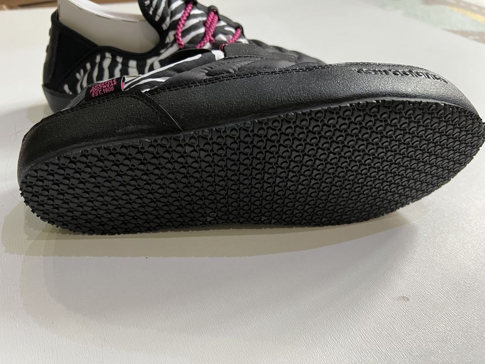 кроссовки new balance 41 размер новые