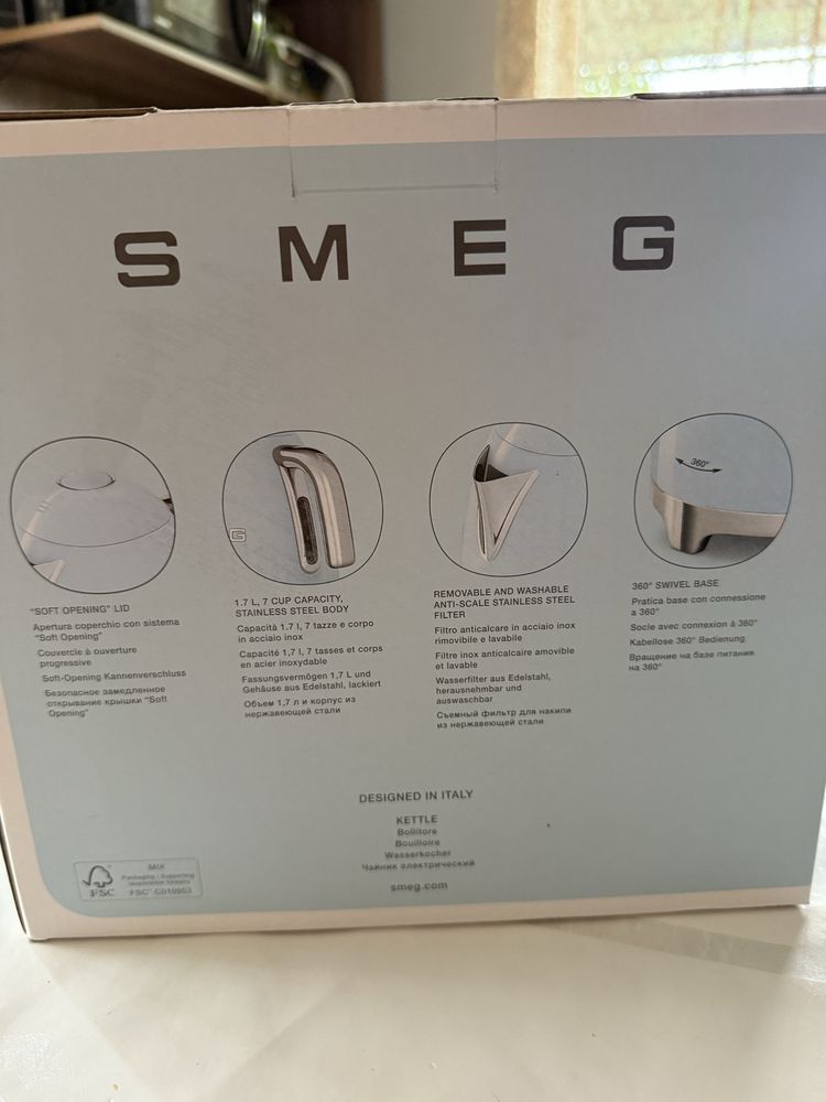 Электро чайник smeg
