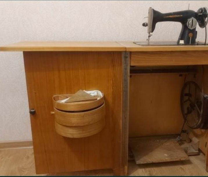 Продаётся швейная машина