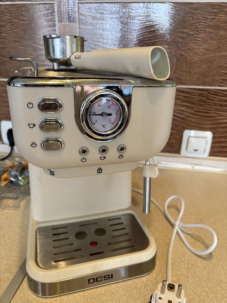 Кофеварка рожковая cm3120, кремовый