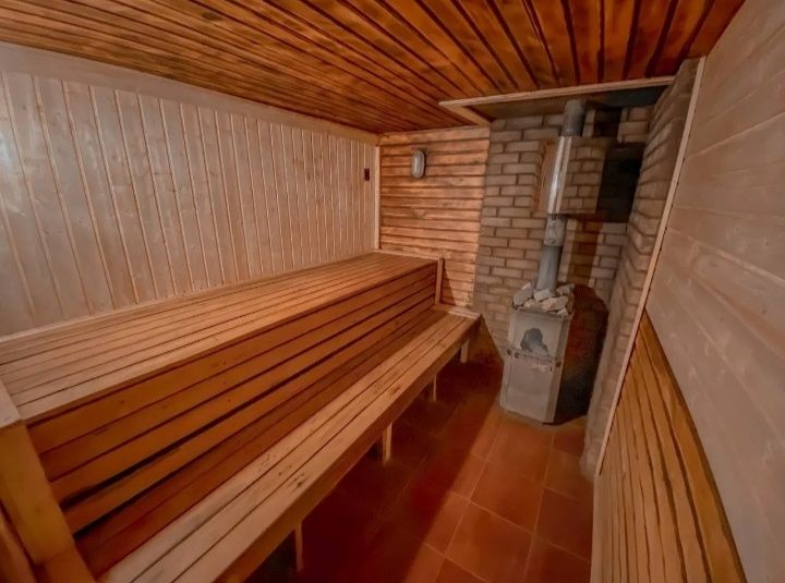 Продам действующий бизнес дом+2 бани , варианты обмена.