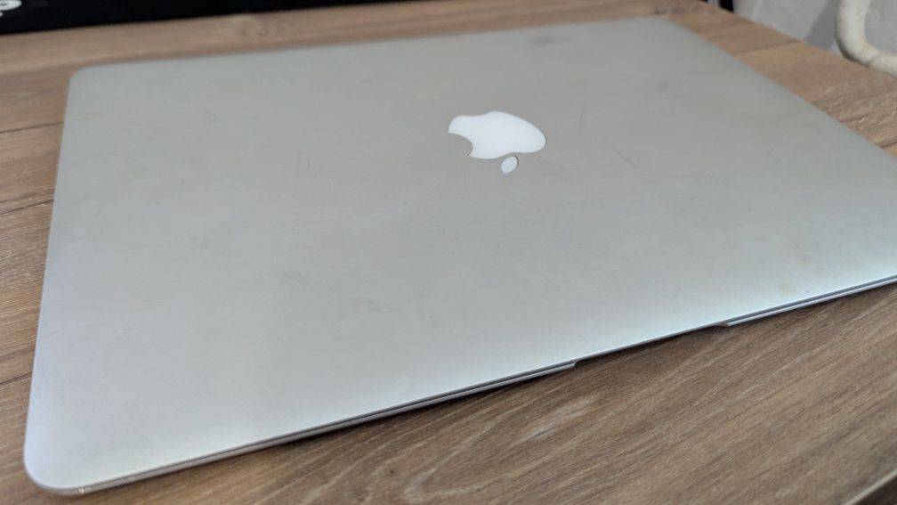 Ноутбук MacBook Air 13" (2012) | 4 ГБ / 128 ГБ SSD | Зарядка в комплек