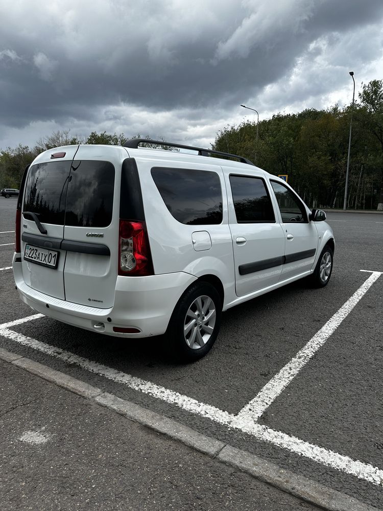 Lada largus 2018 года