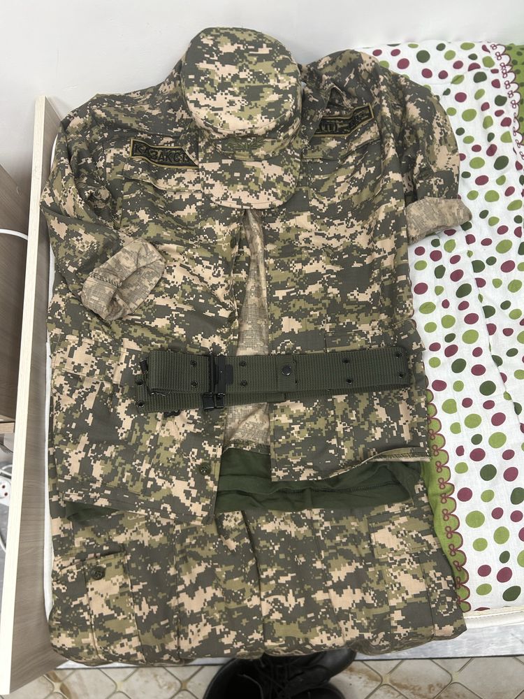 Продаю полную военную форму для военной кафедры, все есть