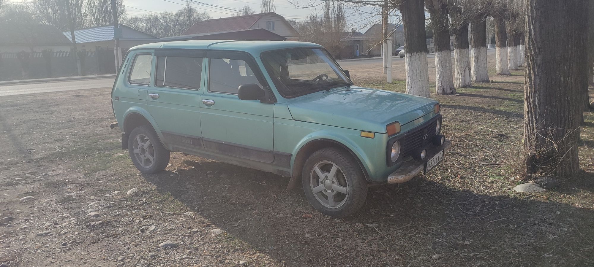Нива.   5    есікті