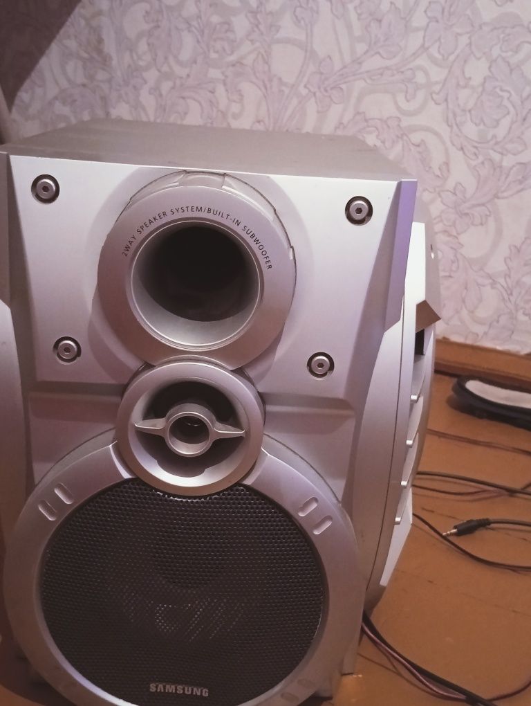 Музыкальный центр