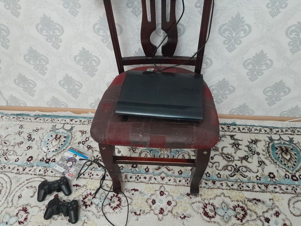 Продаю пс 3 Торг есть,плейстейшен супер слимв отличном состоянии в по