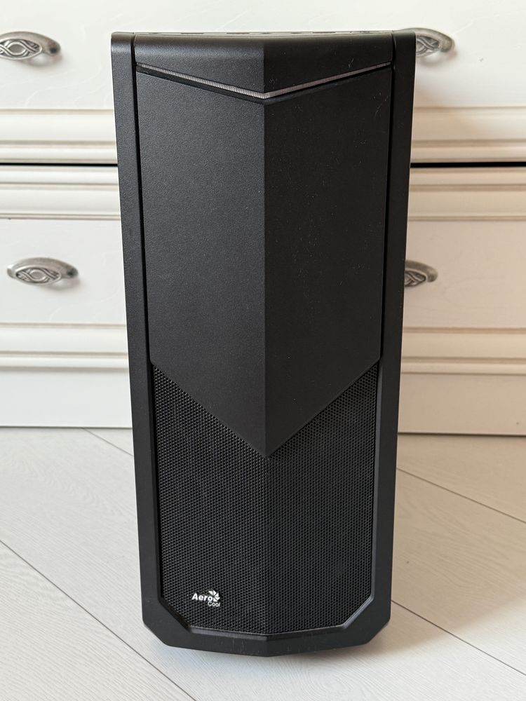 корпус aerocool tomahawk-s