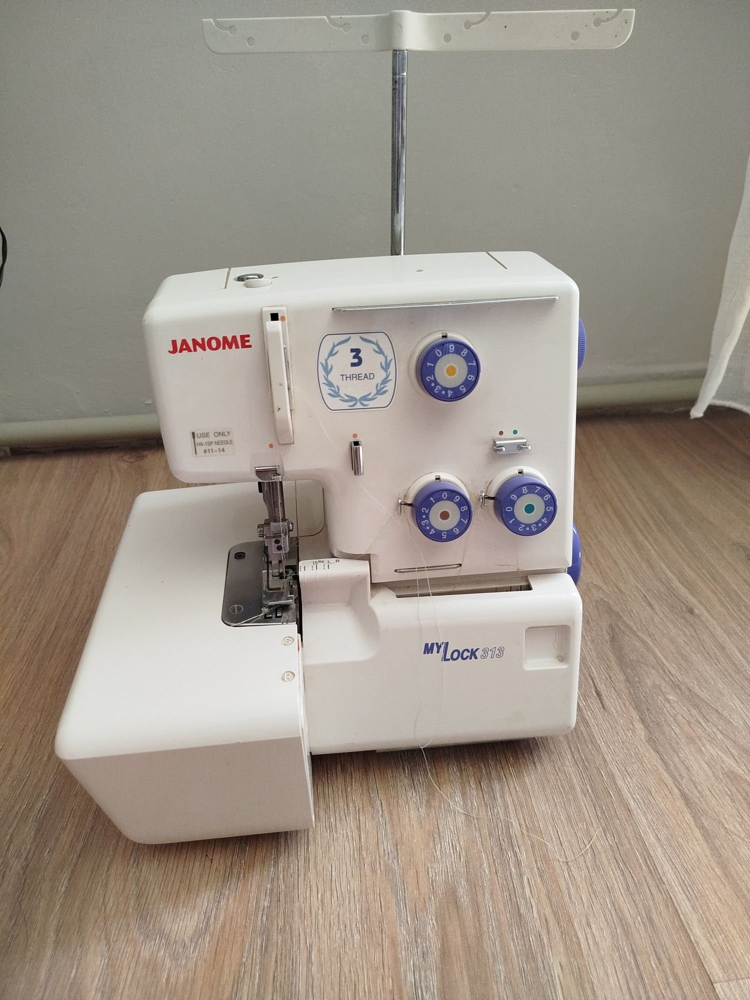 Продам оверлок для шитья