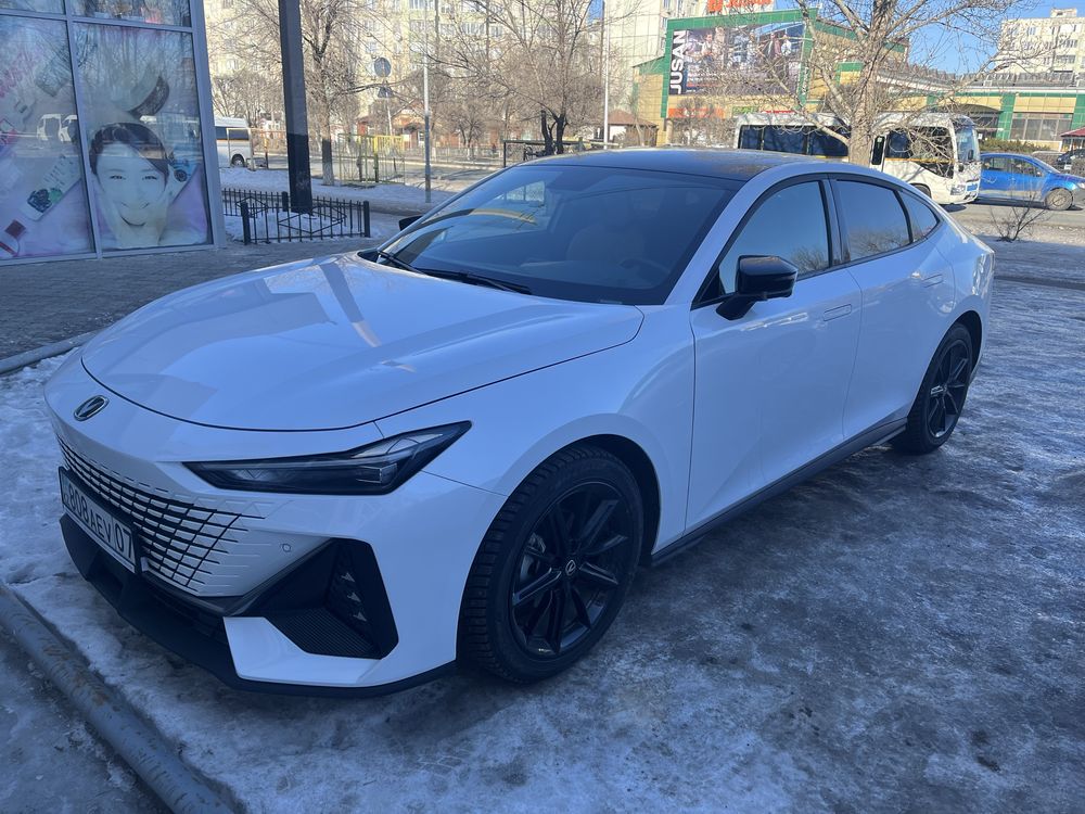 Продам авто Changan UNI-V