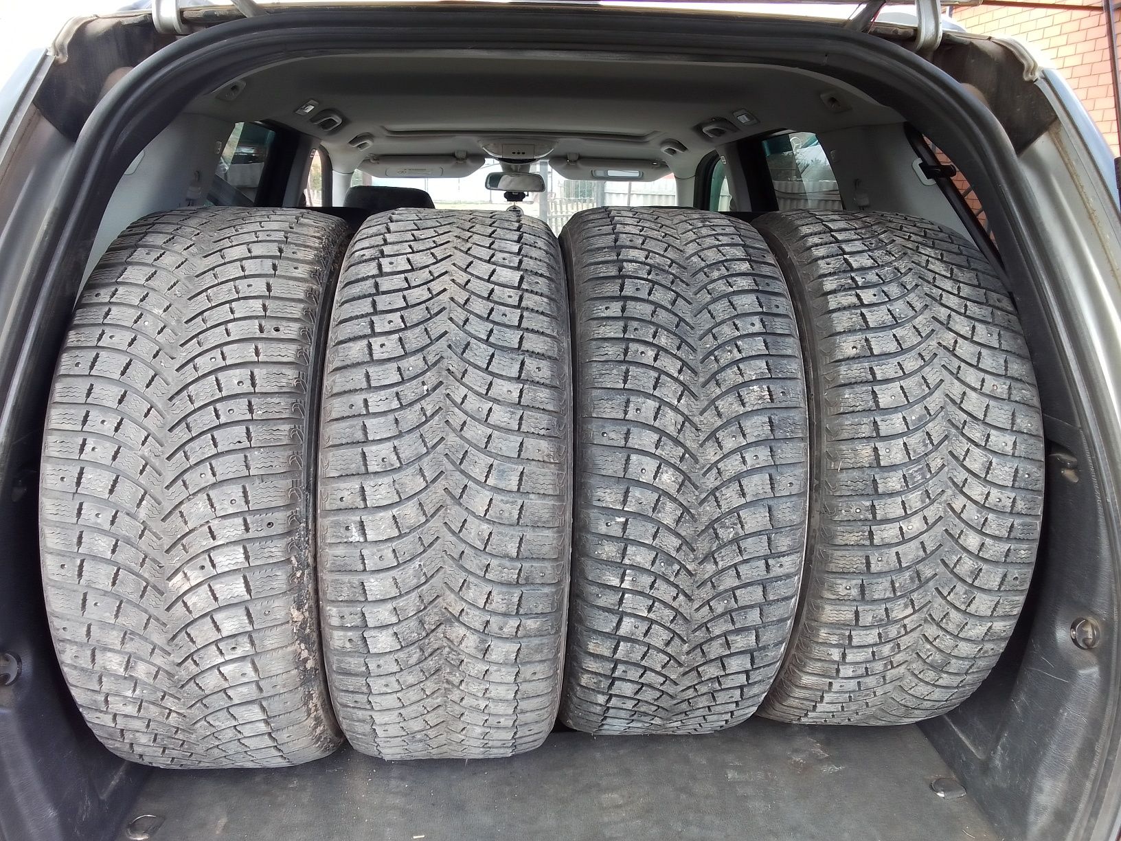 Продам колеса 285/60R18