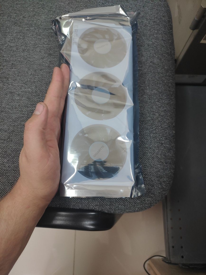 Видеокарта GIGABYTE GeForce RTX 4060 EAGLE OC ICE