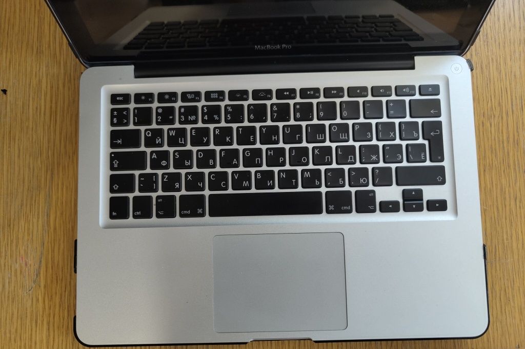 Продаю Macbook pro 13-ich 2011 года