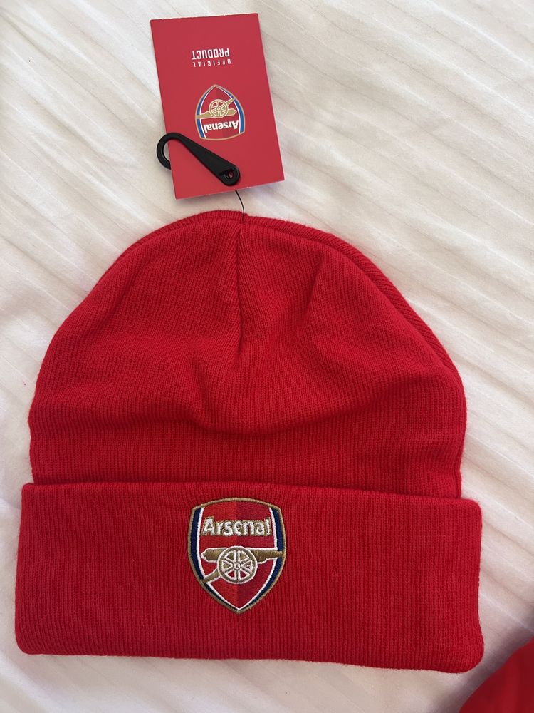 Новая жилетка и шапка Arsenal