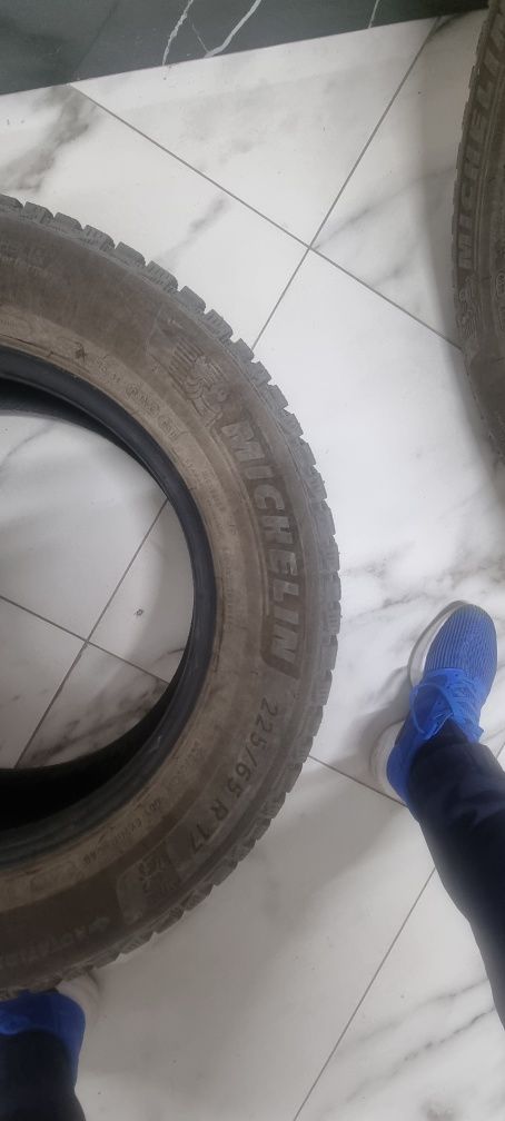 Продам шины Michelin X-ice north 4, шипованые