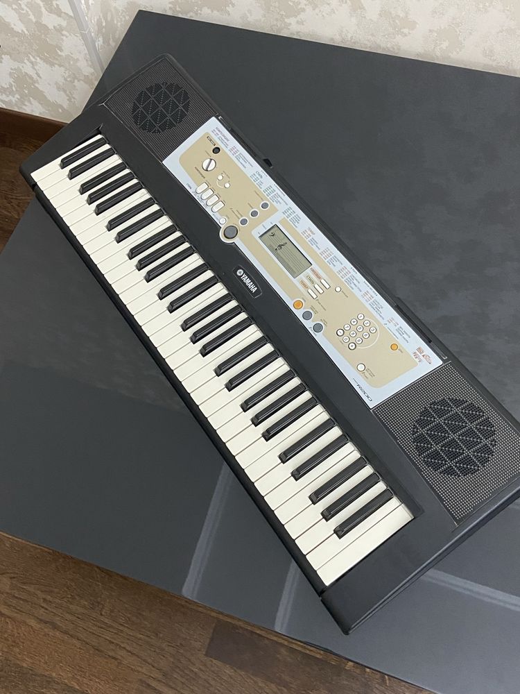 Синтезатор  YAMAHA