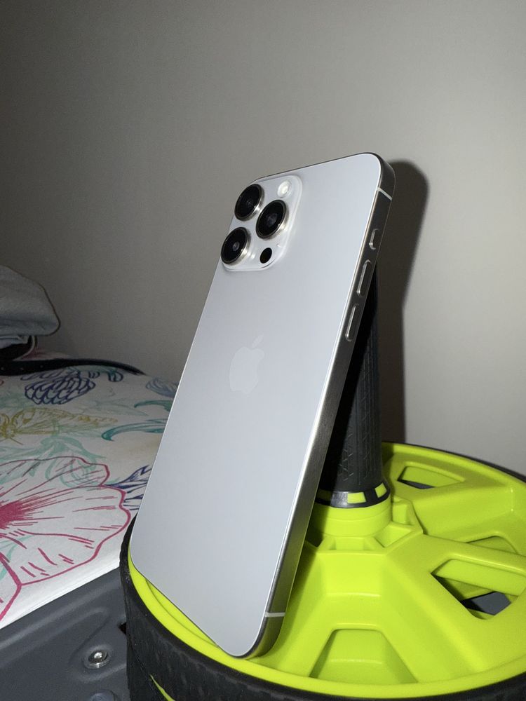 iPhone 15 Pro Max 256 ГБ – Натуральный Титан