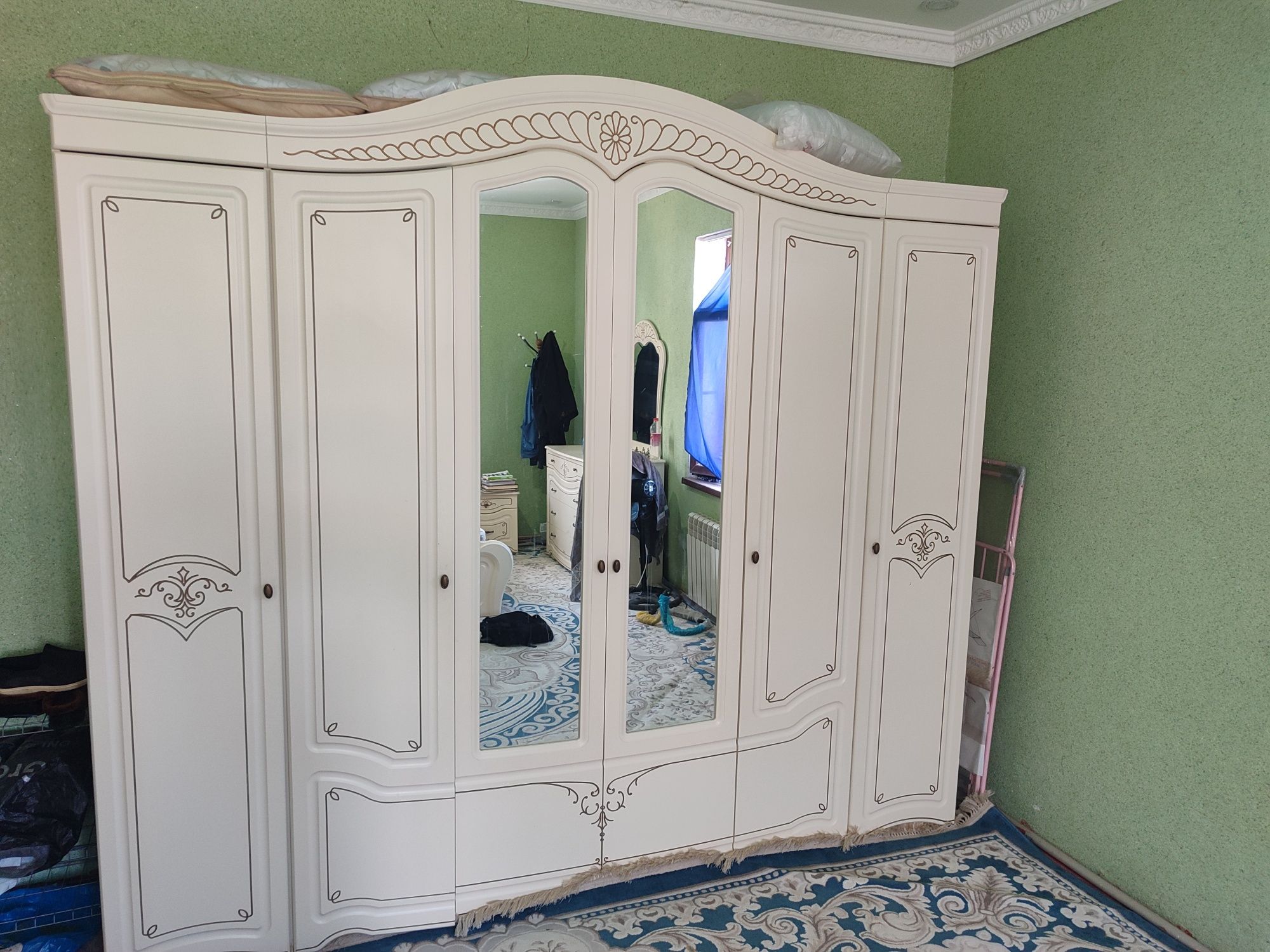 Классикалық стильдегі жатын бөлме жиһазы сатылады!

Сапалы әрі сәнді ж