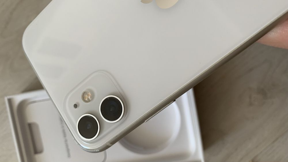 iPhone 11 . 128 gb  . 74%