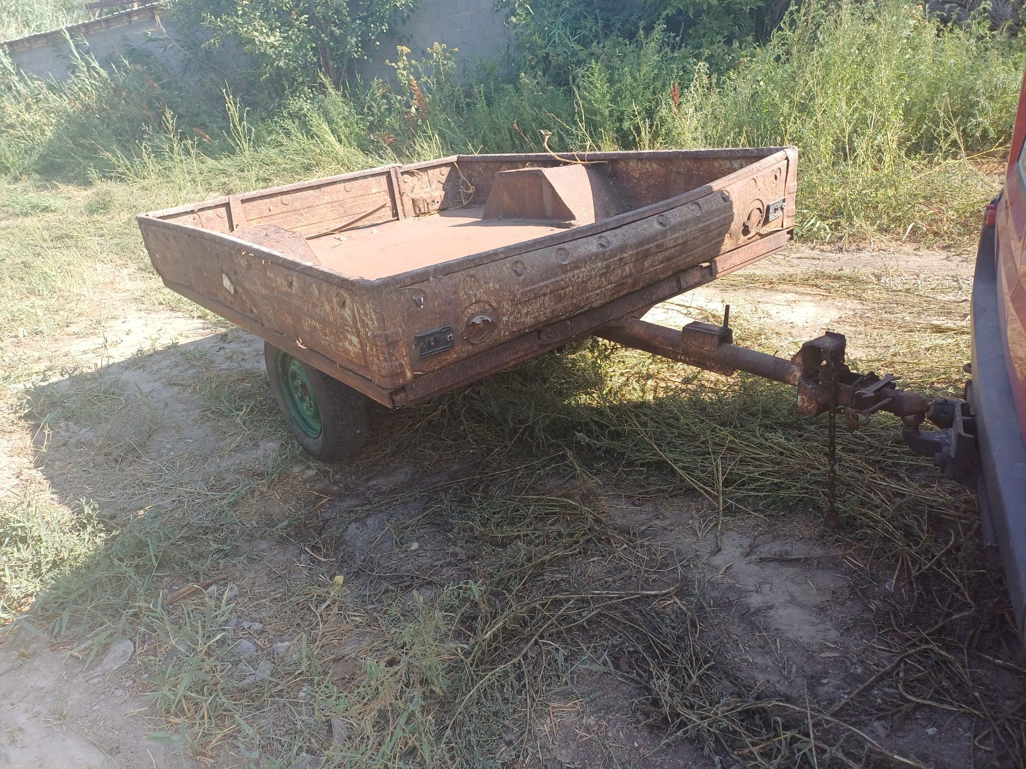 Продам легковой заводской прицеп