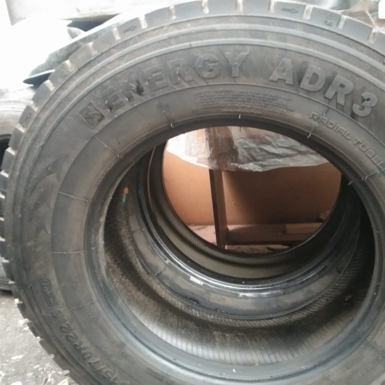 Продам автошины на грузовик