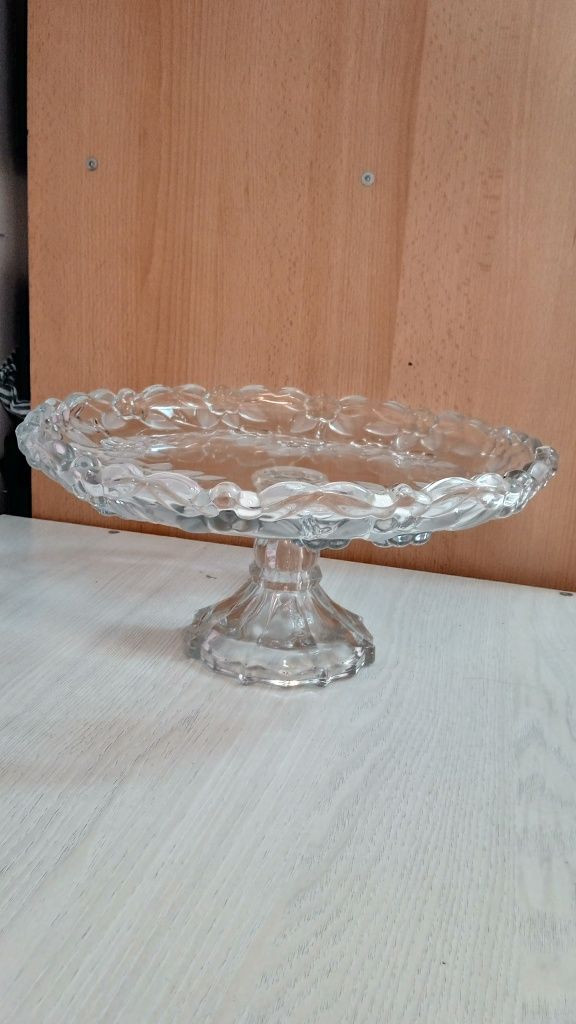 Продам красивую вазу