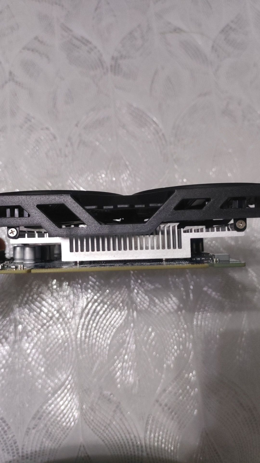 Продам видое карту ,, в хорошем состония Модель GIGABYTE GTX 960 4 ге