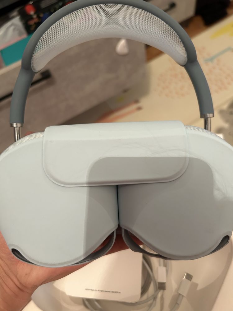 Продам airpods max 110000