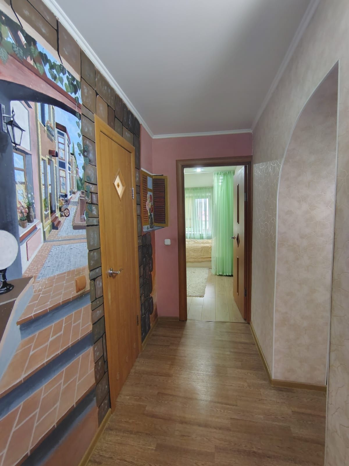 Продам 2 комнатную квартиру Гор Парк