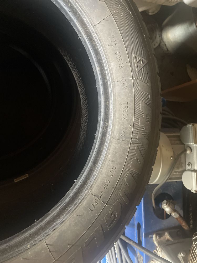 Продам 4 шины R18 225/60