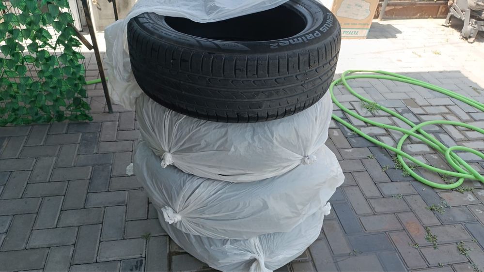 Продам летнияя резина 235/55/19