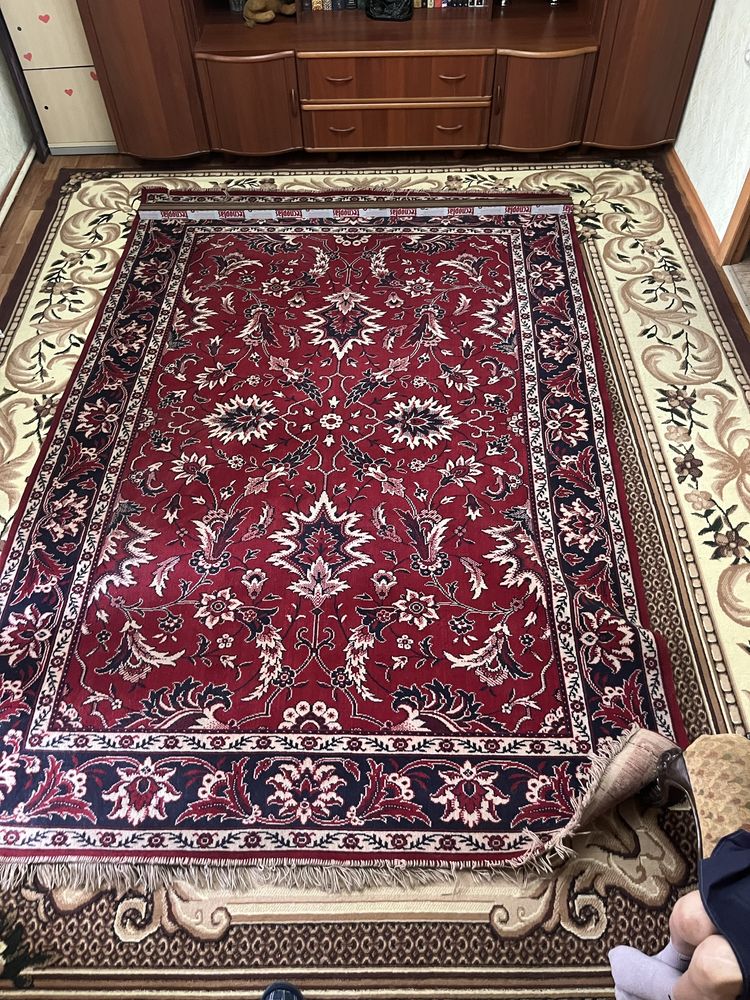 Продам отличный Ковер