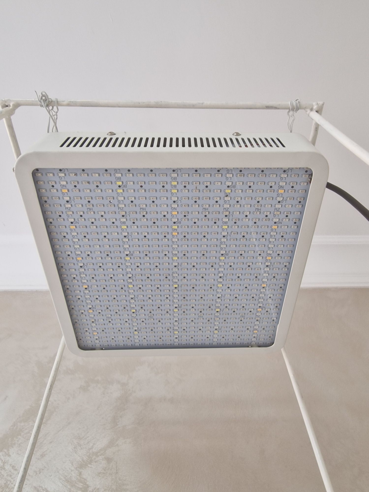 Фитопрожектор 150w на стойке