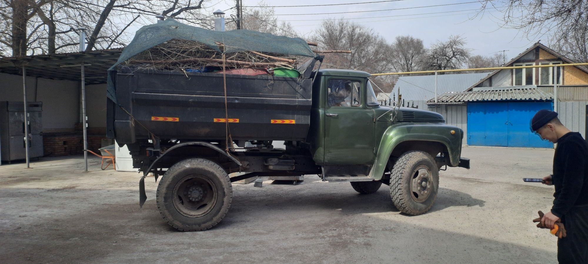 Вывоз мусор зил.