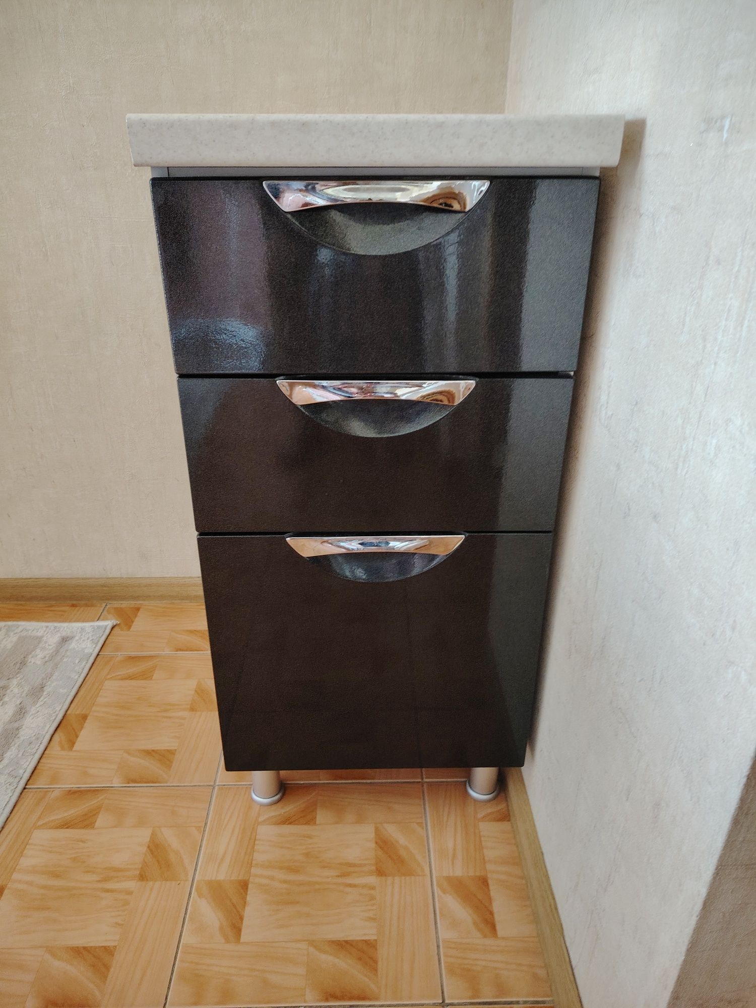 Продам Комод 3 полки