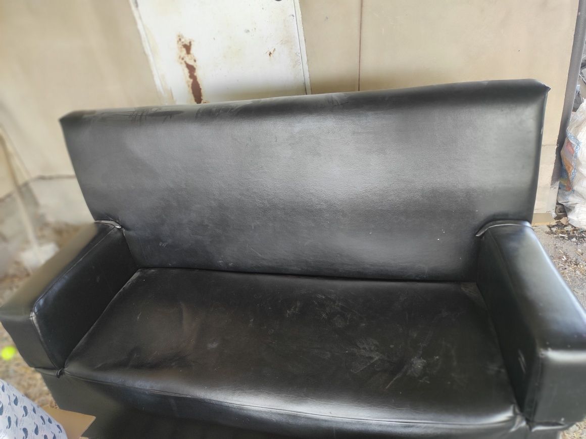 Продам диван 2 штуки б/у