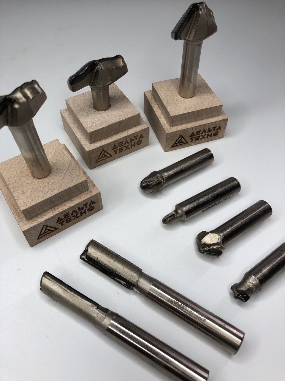 Алмазные концевые профильные фрезы DELTA TOOLS