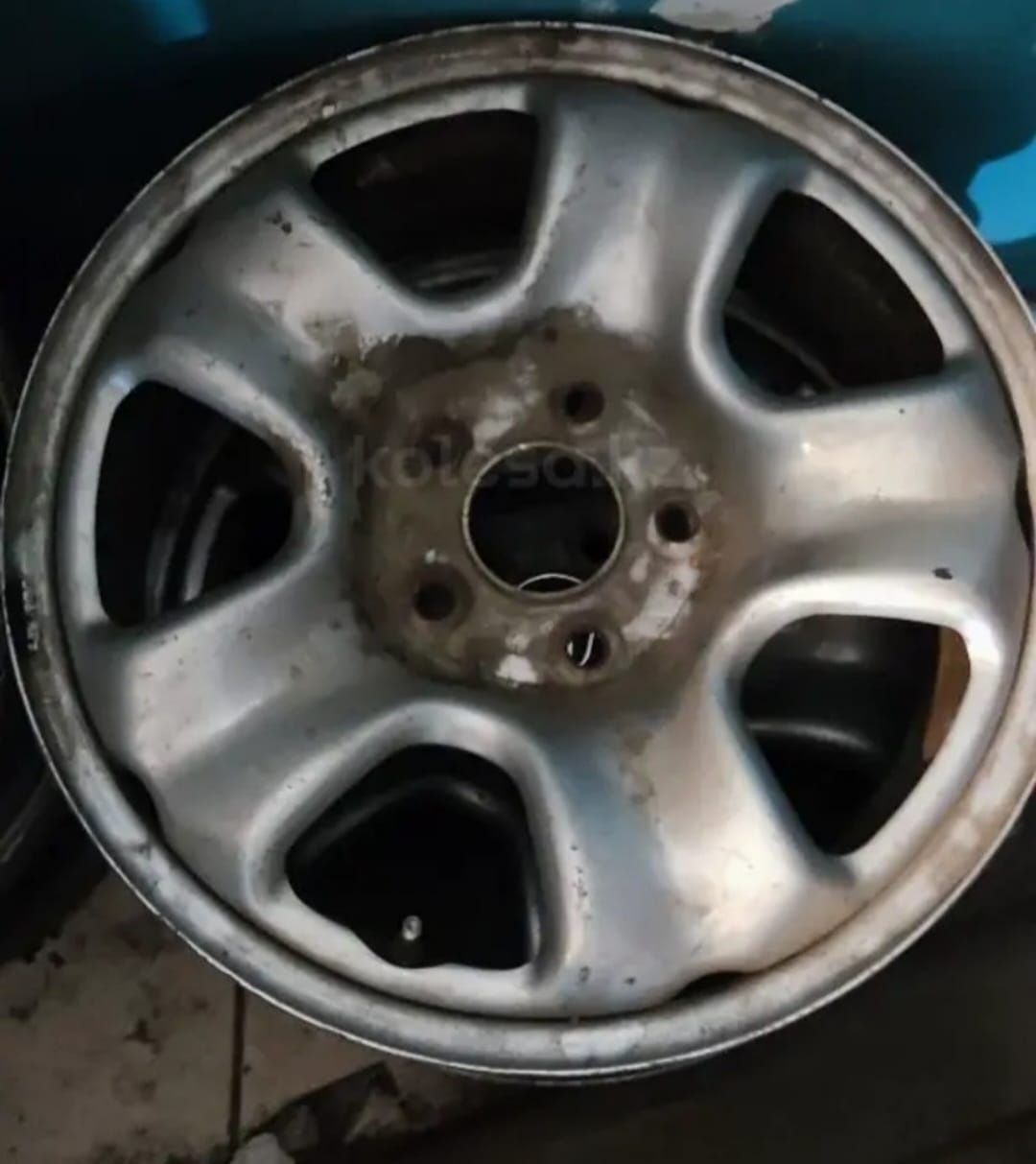 Продам комплект железных дисков R16