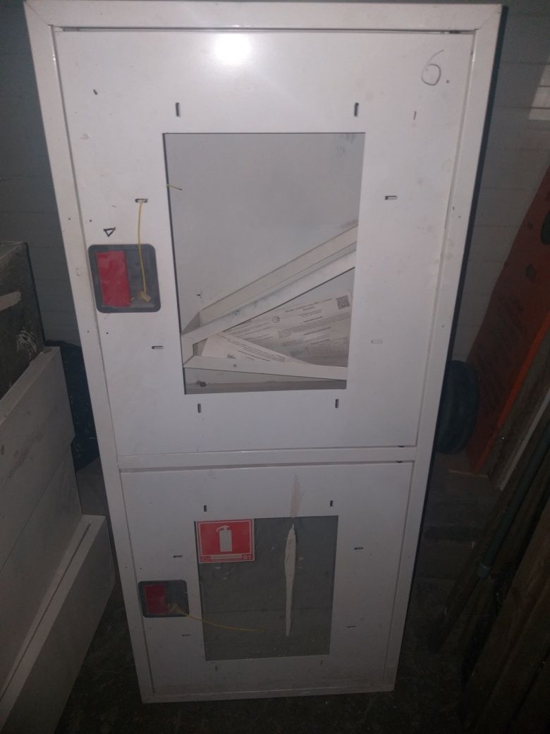 Продам двойной пожарный шкаф 5 шт