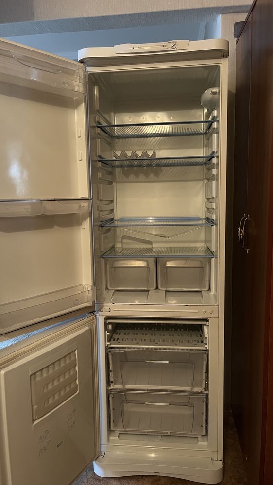 продам холодильник