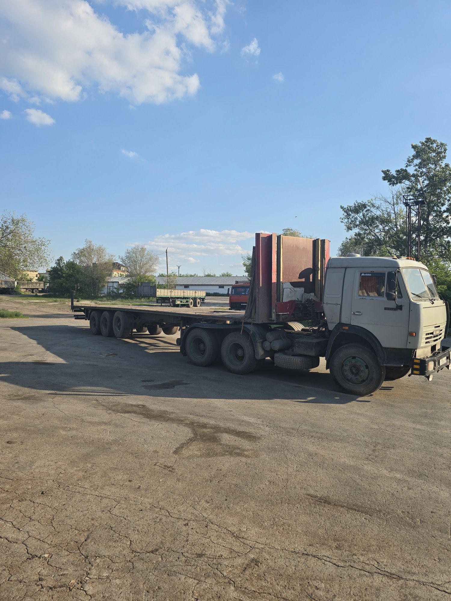 Продам камаз евро 2 с прицепом
