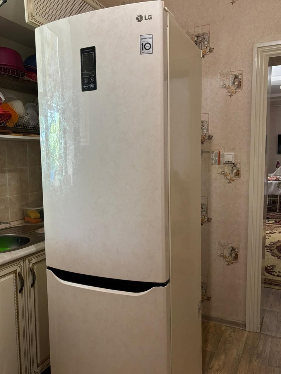 Холодильник LG чистый