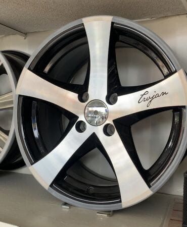 Продается комплект диск R14 4x100