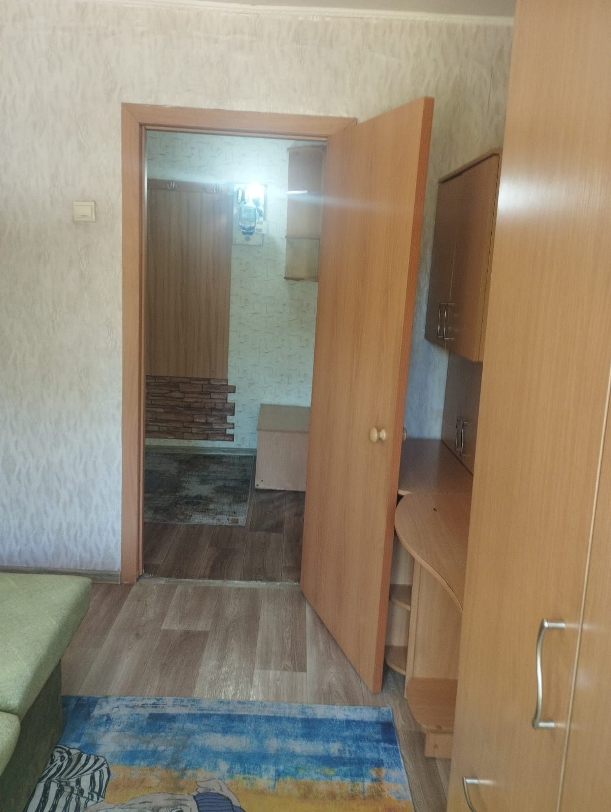 Сдам 2х комнатную квартиру на длительный срок по улице Добролюбова 31.