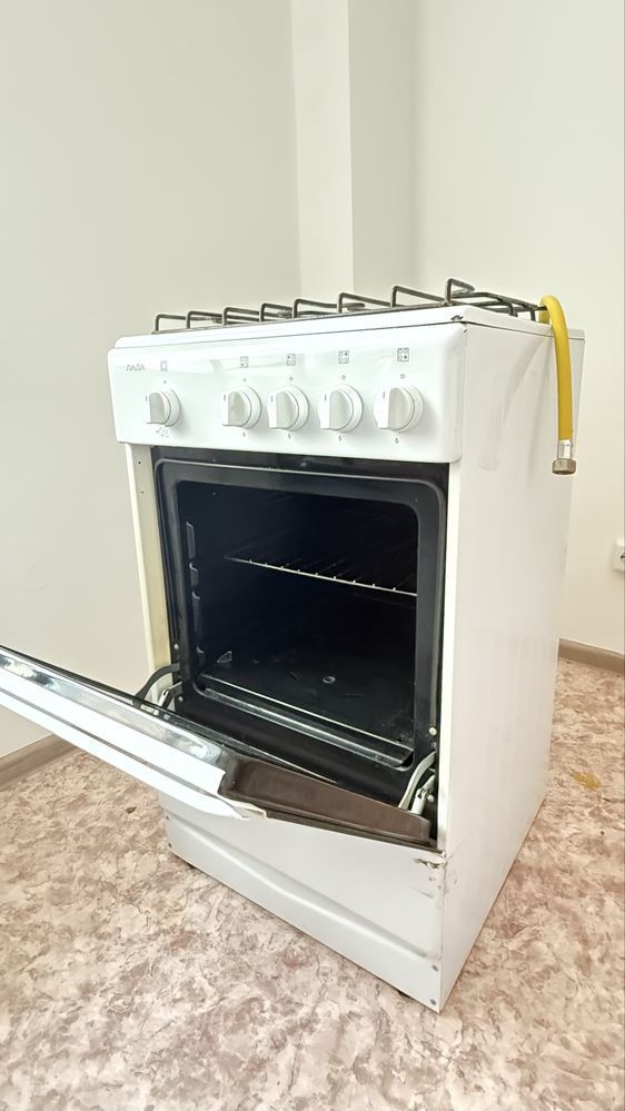Продам газовую плиту