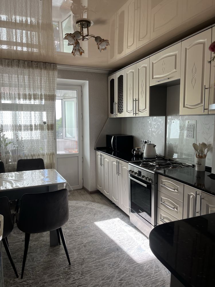 Продам 3-х комнатную квартиру в центре