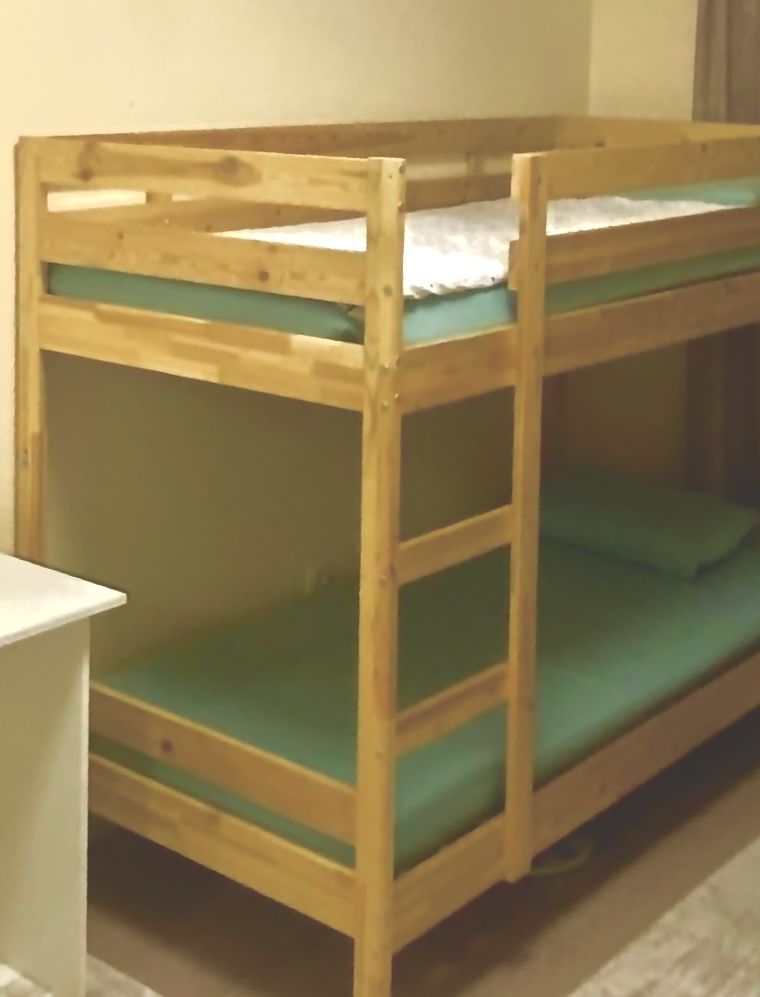 Двухъярусная кровать IKEA с матрасом