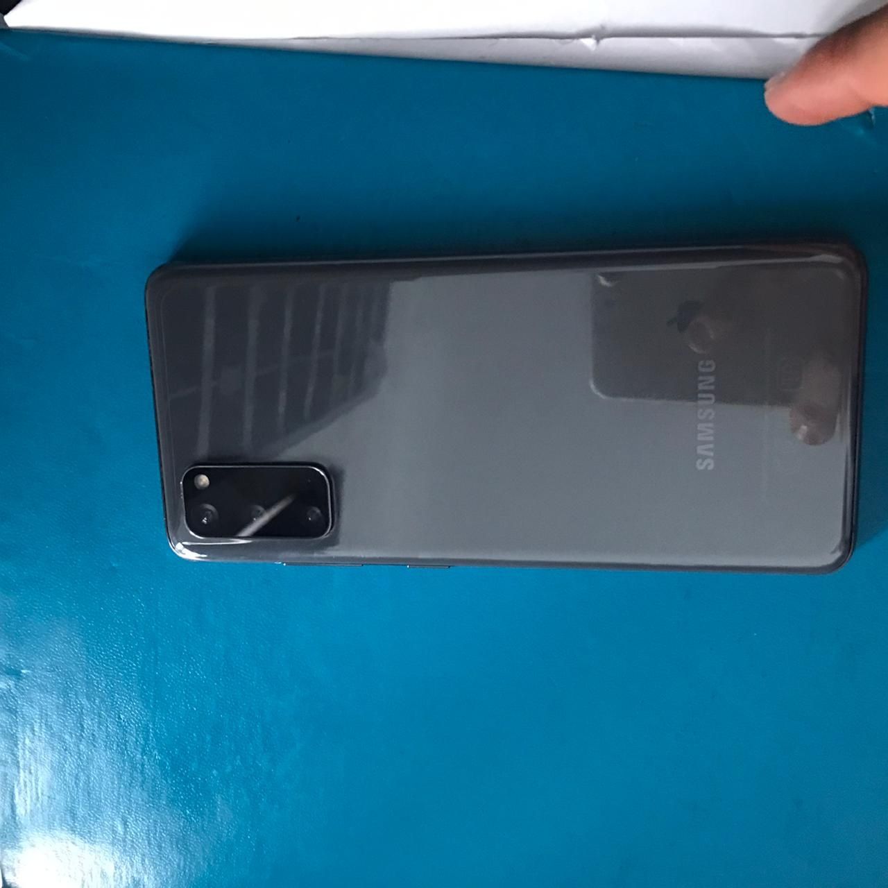 Samsung s20, идеально работает