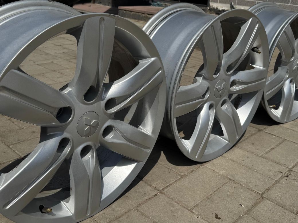 Продам литые диски автомобильные новые